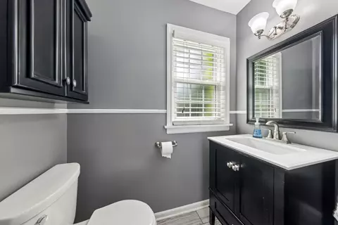 Bath - 2430 Covert Rd, Glenview, IL 60025 photo 1 of 2