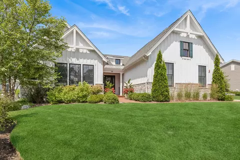 50 S Orchard Cir, Lake Forest, IL 60045