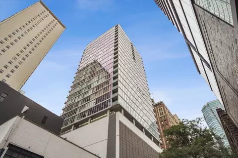 550 N Saint Clair St #1508, Chicago, IL 60611