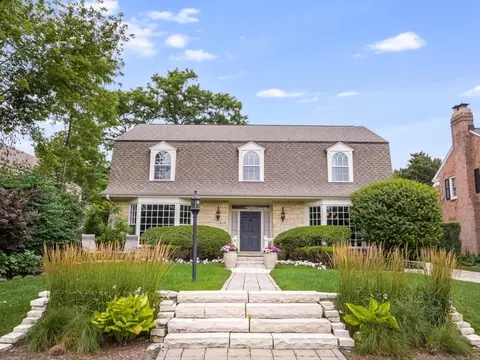416 W Cuttriss St, Park Ridge, IL 60068