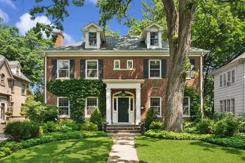830 Chestnut Ave, Wilmette, IL 60091