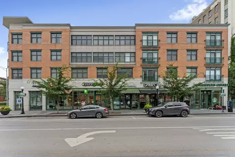 125 N Euclid Ave #305, Oak Park, IL 60301