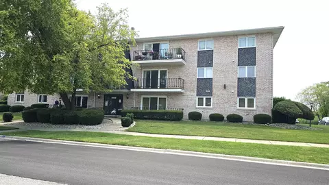 7405 Tiffany Dr #2SW, Orland Park, IL 60462