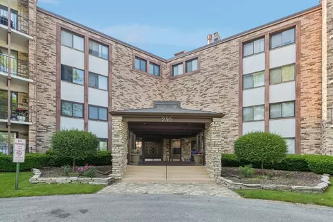 250 W Parliament Pl #118, Mount Prospect, IL 60056
