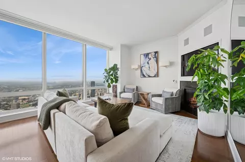 Living - 401 N Wabash Ave #82B, Chicago, IL 60611 photo 1 of 3