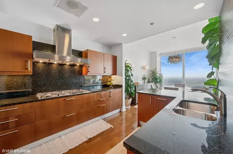 Kitchen - 401 N Wabash Ave #82B, Chicago, IL 60611 photo 2 of 3