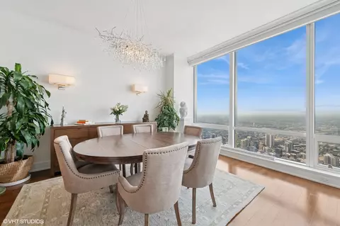 Dining - 401 N Wabash Ave #82B, Chicago, IL 60611 photo 1 of 7