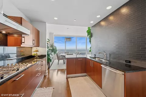 Kitchen - 401 N Wabash Ave #82B, Chicago, IL 60611 photo 1 of 3