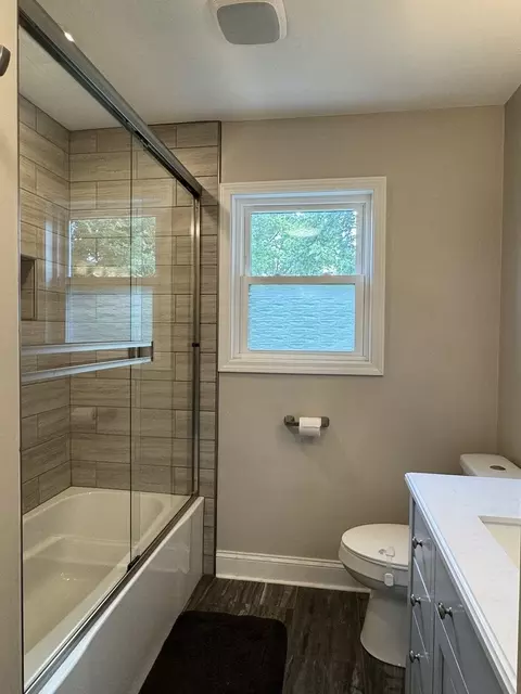 Bath - 1223 N Bush Ave, Kankakee, IL 60901 photo 2 of 4