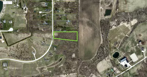 8808 S Hill Rd, Marengo, IL 60152