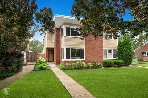 3019 Central St, Evanston, IL 60201