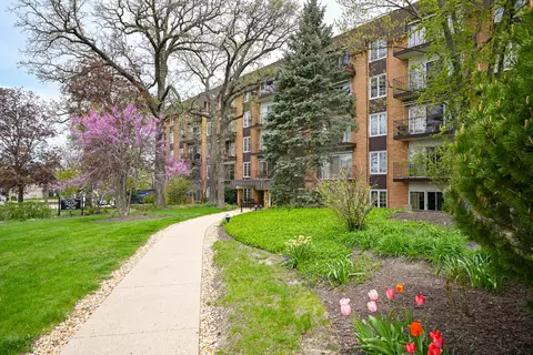 441 Park Blvd #3I, Glen Ellyn, IL 60137