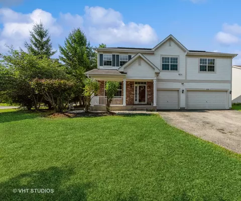 715 W Jonathan Dr, Round Lake, IL 60073