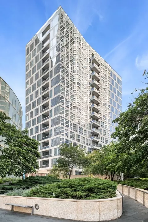 403 N Wabash Ave #8A, Chicago, IL 60611