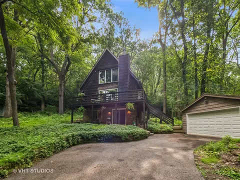 Exterior - 11712 Westend Dr, Algonquin, IL 60102 photo 3 of 6