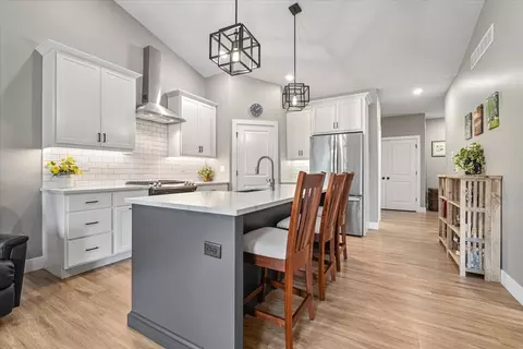 Kitchen - 1815 Glenbridge Rd, Bloomington, IL 61704 photo 2 of 5