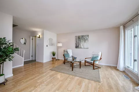 Living - 463 Sunnybrook Ln, Wheaton, IL 60187 photo 1 of 2