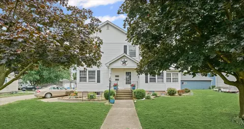 211 E 10th St, Gibson City, IL 60936