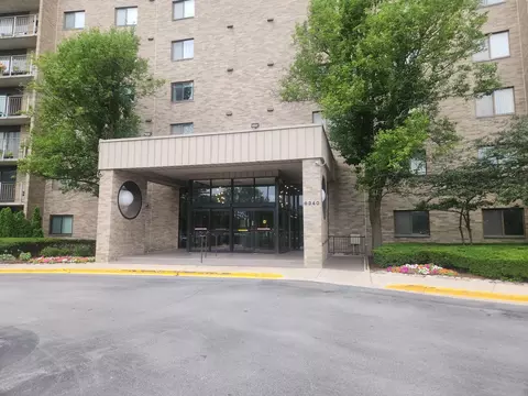 6340 Americana Dr #507, Willowbrook, IL 60527