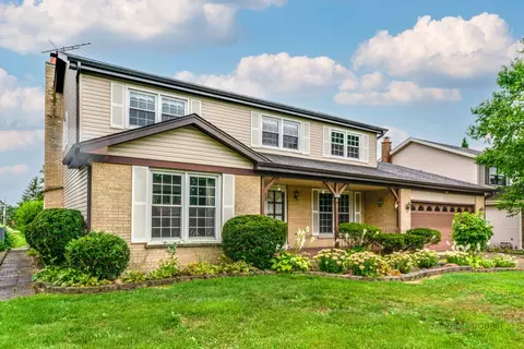 721 Stratford Dr, Schaumburg, IL 60193