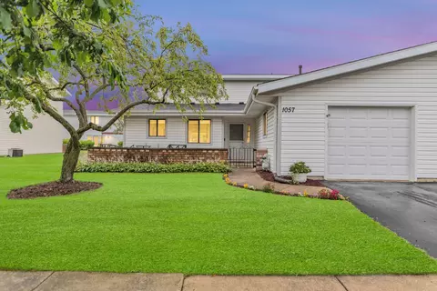 1057 Shannock Ln, Schaumburg, IL 60193