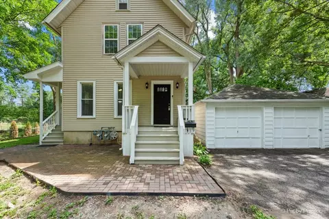 Exterior - 767 Dixon Ave, Elgin, IL 60120 photo 3 of 10