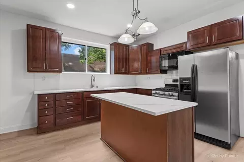 Kitchen - 767 Dixon Ave, Elgin, IL 60120 photo 3 of 3
