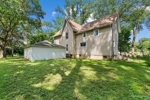 Exterior - 767 Dixon Ave, Elgin, IL 60120 photo 9 of 10