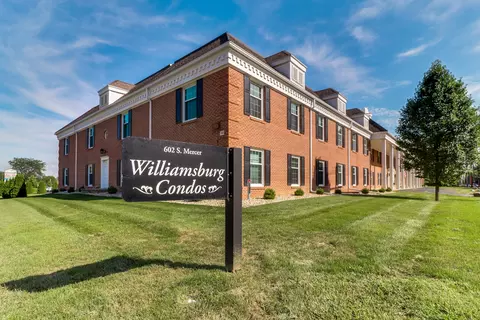 602 S Mercer Ave #215, Bloomington, IL 61701