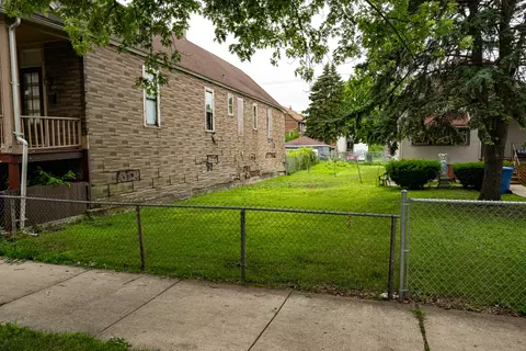 8540 S Mackinaw Ave, Chicago, IL 60617