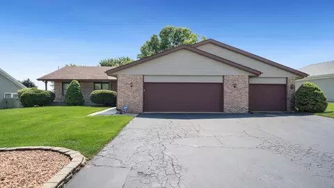 1103 Griggs Rd, Rockford, IL 61108