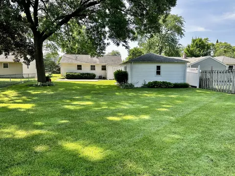 2310 Bluebird Ln, Rolling Meadows, IL 60008 photo 21