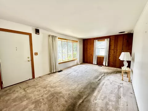 2310 Bluebird Ln, Rolling Meadows, IL 60008 photo 5