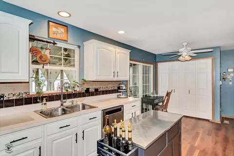 901 Barton Ln, Peotone, IL 60468 photo 10