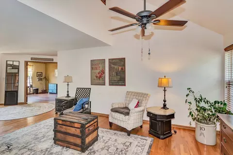 901 Barton Ln, Peotone, IL 60468 photo 5