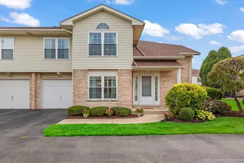 7420 Linden Dr, Justice, IL 60458