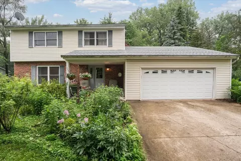 1 N730 Macqueen Dr, West Chicago, IL 60185