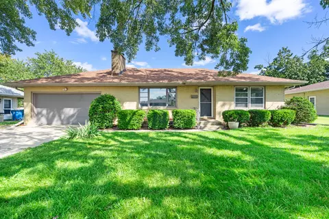 1616 Barthelone St, Crest Hill, IL 60403