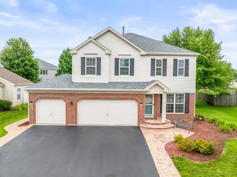 3 Arbors Edge Ct, Bolingbrook, IL 60490