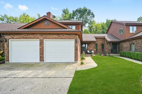 6211 Maple St #202, Marengo, IL 60152