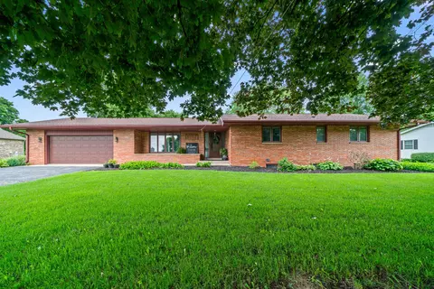 1102 Vale St S, Sandwich, IL 60548