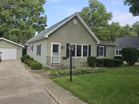 608 10th Ave, Rock Falls, IL 61071