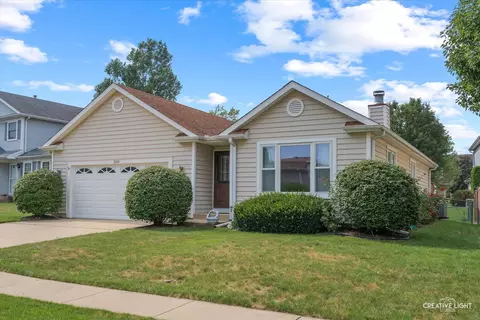 1200 Downing Dr, Hoffman Estates, IL 60192