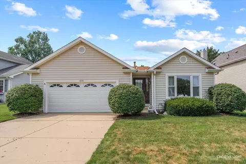 1200 Downing Dr, Hoffman Estates, IL 60192 photo 2