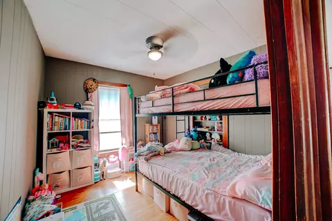 Bedroom - 441 E Walnut St, Watseka, IL 60970 photo 2 of 3