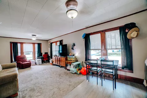 Living - 441 E Walnut St, Watseka, IL 60970 photo 3 of 5
