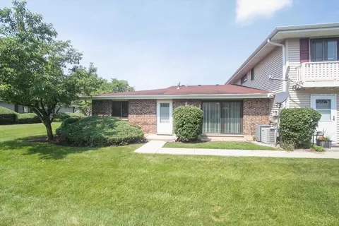 1319 Forestdale Ct, Schaumburg, IL 60193