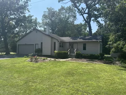 4104 Cornell Ave, Park City, IL 60085