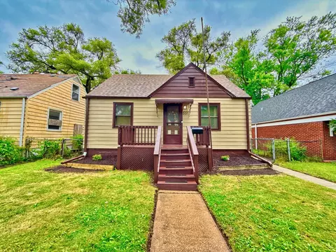 Exterior - 551 E 149 St, Harvey, IL 60426 photo 2 of 14