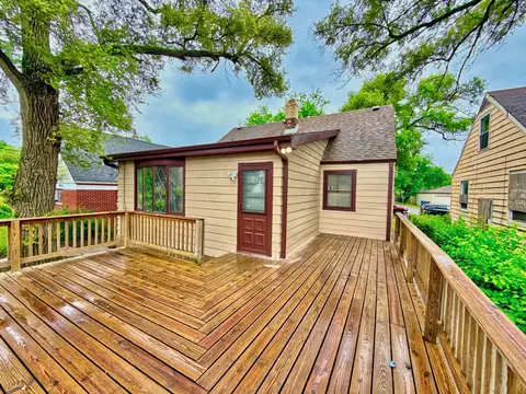 Exterior - 551 E 149 St, Harvey, IL 60426 photo 10 of 14